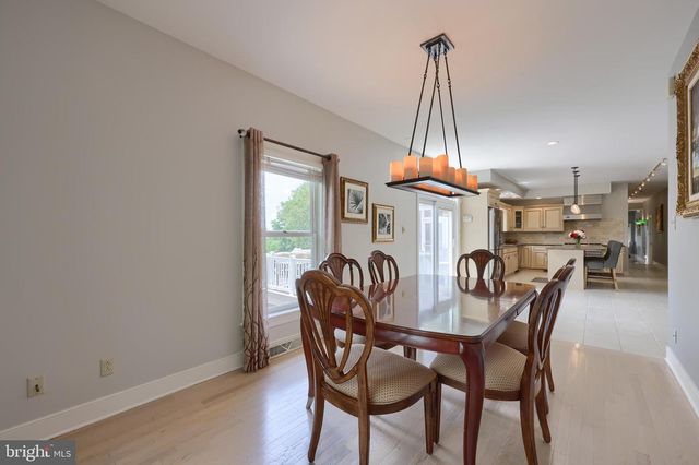 42 TIMBERLINE DR, Wyomissing, PA 19610