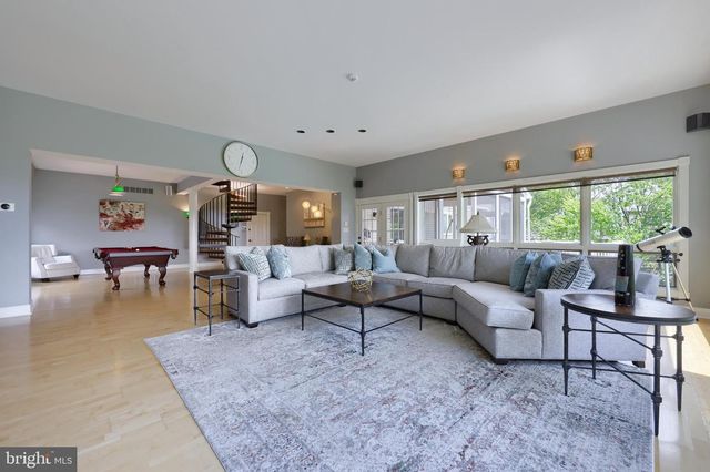 42 TIMBERLINE DR, Wyomissing, PA 19610