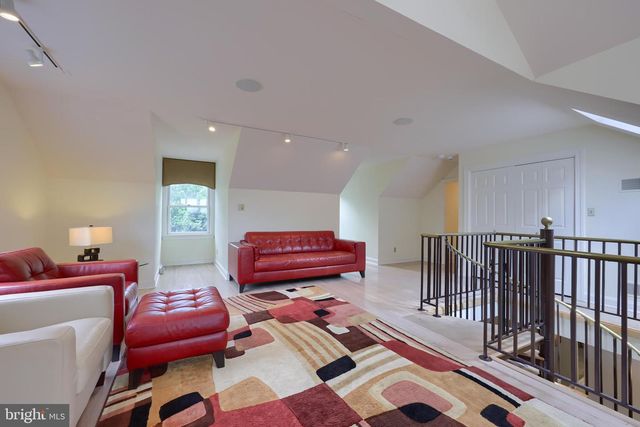 42 TIMBERLINE DR, Wyomissing, PA 19610