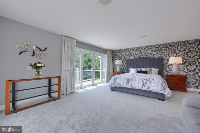 42 TIMBERLINE DR, Wyomissing, PA 19610