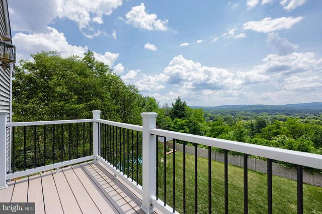 42 TIMBERLINE DR, Wyomissing, PA 19610