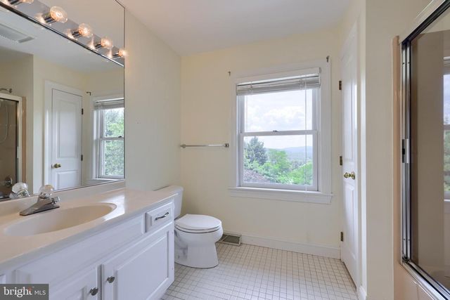 42 TIMBERLINE DR, Wyomissing, PA 19610