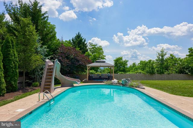 42 TIMBERLINE DR, Wyomissing, PA 19610
