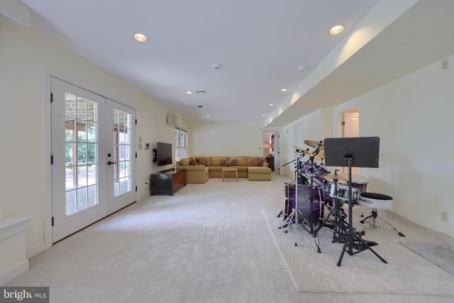 42 TIMBERLINE DR, Wyomissing, PA 19610