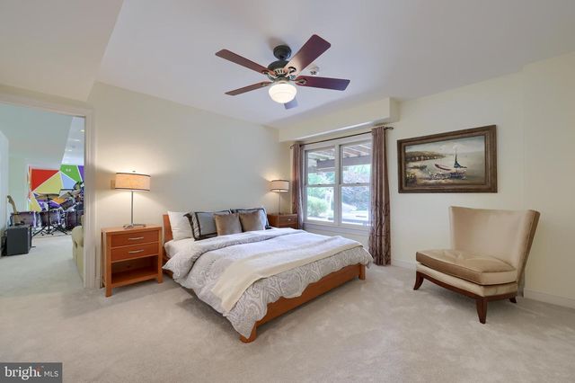 42 TIMBERLINE DR, Wyomissing, PA 19610