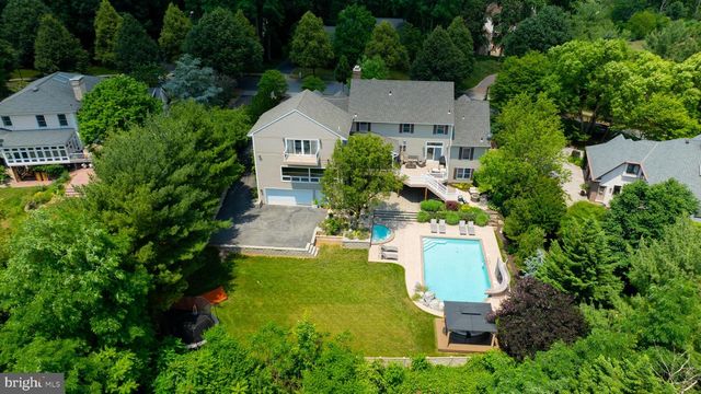 42 TIMBERLINE DR, Wyomissing, PA 19610