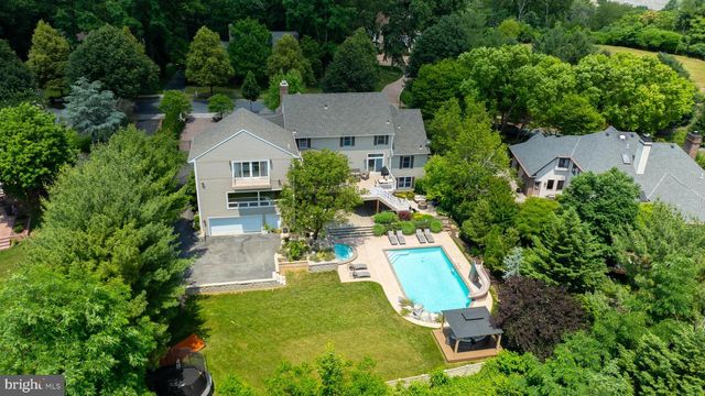 42 TIMBERLINE DR, Wyomissing, PA 19610