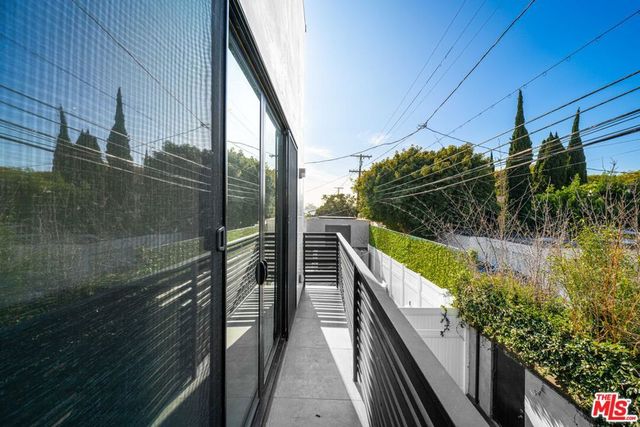 1613 S Wooster Street, Los Angeles, CA 90035