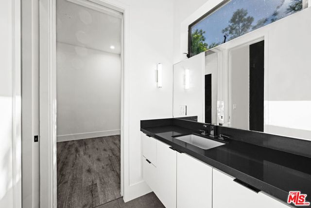 1613 S Wooster Street, Los Angeles, CA 90035