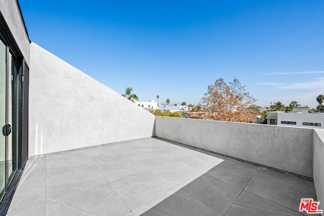 1613 S Wooster Street, Los Angeles, CA 90035