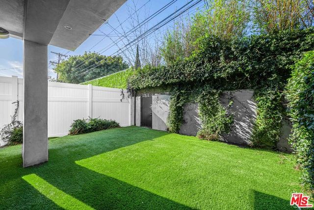 1613 S Wooster Street, Los Angeles, CA 90035