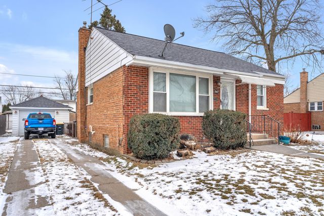 17617 Burnham Avenue, Thornton, IL 60476