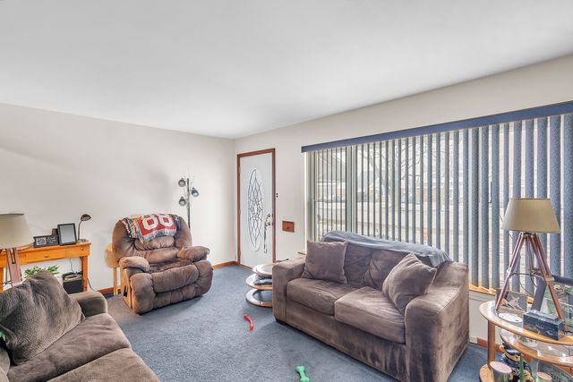 17617 Burnham Avenue, Thornton, IL 60476