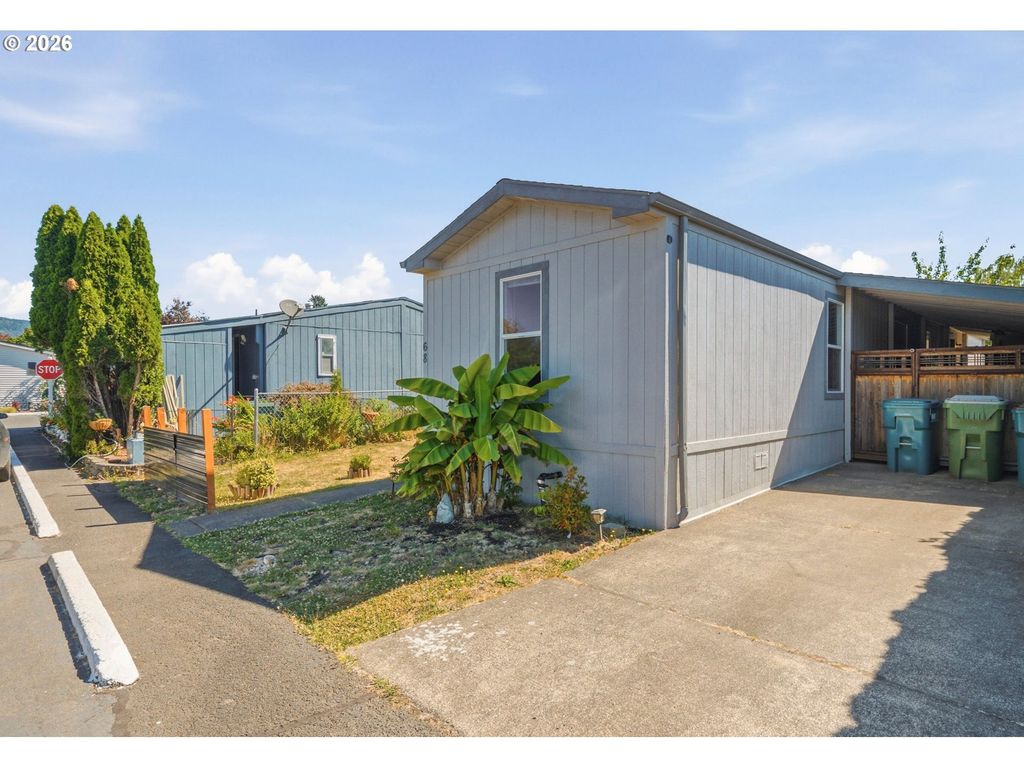 Image 1 of property listing at 301 E COLUMBIA Dr 68, Newberg, OR 97132