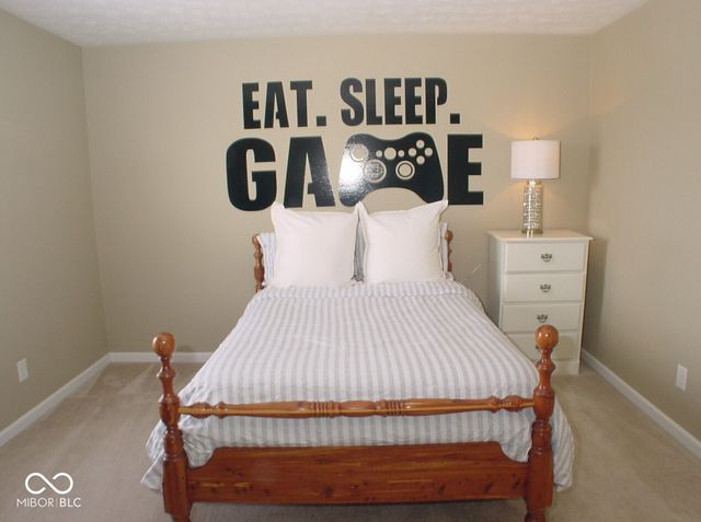 16910 Brigg Court, Westfield, IN 46074
