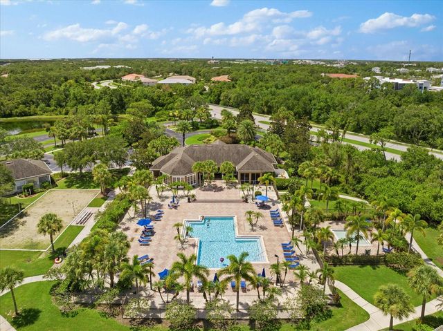 8933 MANOR LOOP 204, Lakewood Ranch, FL 34202