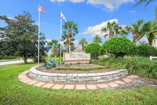 8933 MANOR LOOP 204, Lakewood Ranch, FL 34202
