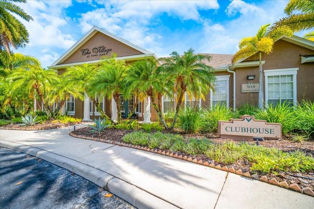 8933 MANOR LOOP 204, Lakewood Ranch, FL 34202