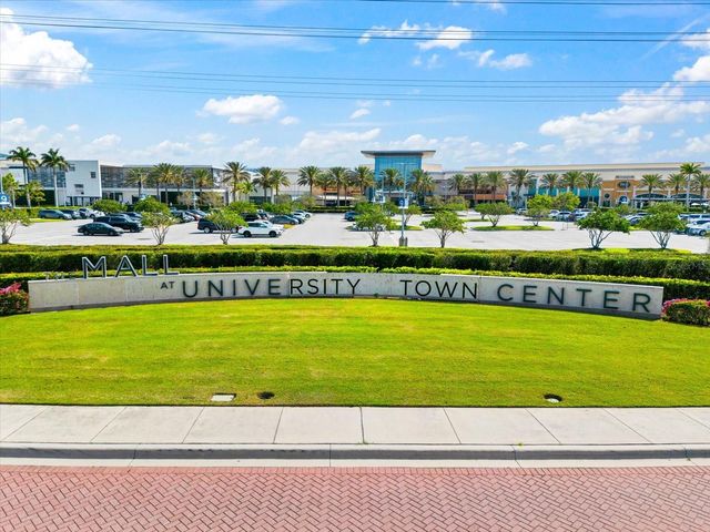 8933 MANOR LOOP 204, Lakewood Ranch, FL 34202