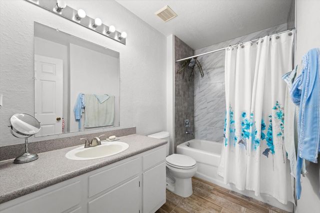 8933 MANOR LOOP 204, Lakewood Ranch, FL 34202