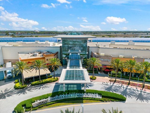 8933 MANOR LOOP 204, Lakewood Ranch, FL 34202