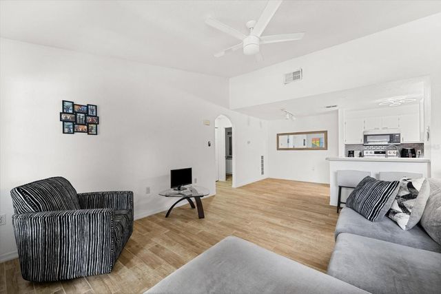 8933 MANOR LOOP 204, Lakewood Ranch, FL 34202