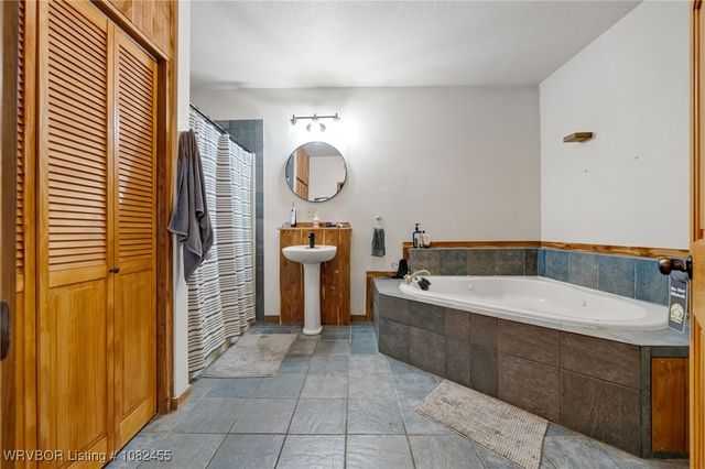 4610 Old Chismville Road, Greenwood, AR 72936