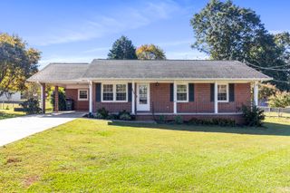 734 Tanglewood Drive, Seneca, SC 29672