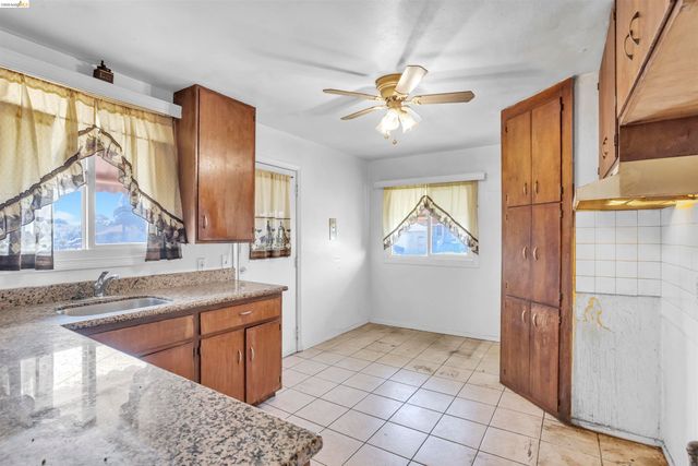 142 S 42nd Street, Richmond, CA 94804