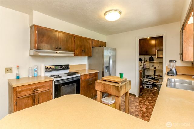 7130 Bentley Road E, Puyallup, WA 98371