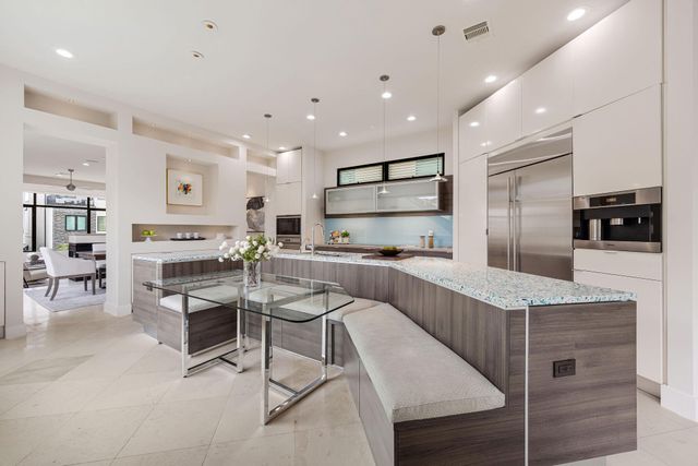 1942 W Clay Street, Houston, TX 77019