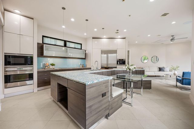 1942 W Clay Street, Houston, TX 77019