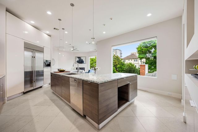 1942 W Clay Street, Houston, TX 77019