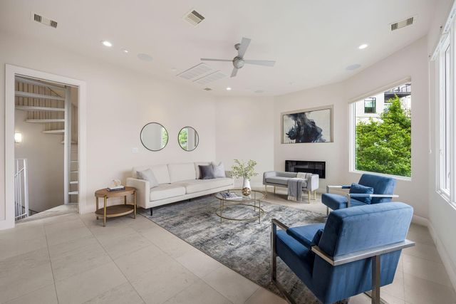 1942 W Clay Street, Houston, TX 77019