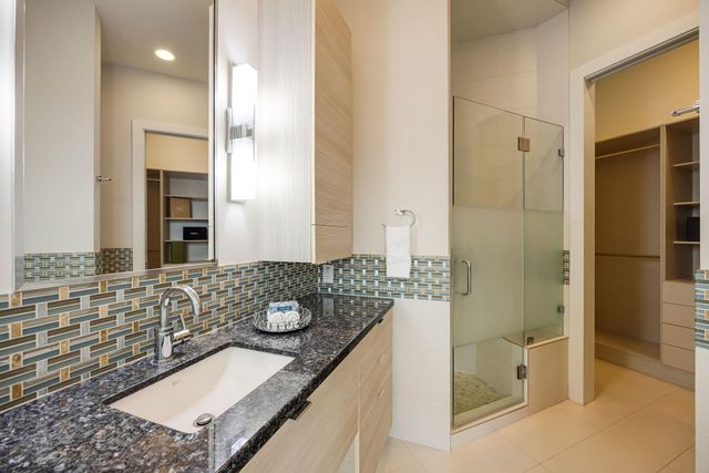 1942 W Clay Street, Houston, TX 77019