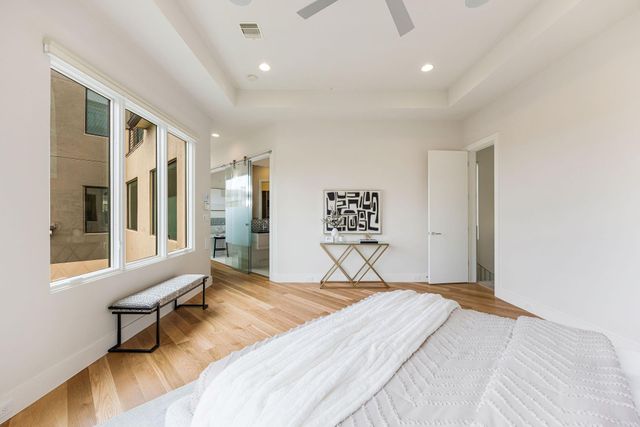 1942 W Clay Street, Houston, TX 77019