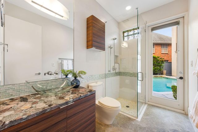 1942 W Clay Street, Houston, TX 77019