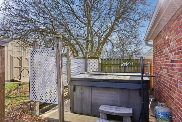 5276 Chateau Way, Fairfield, OH 45014