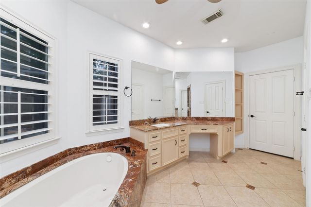 12155 Auburn Hills Drive, Tomball, TX 77377