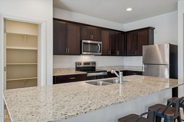 10833 W CHIPMAN Road, Tolleson, AZ 85353