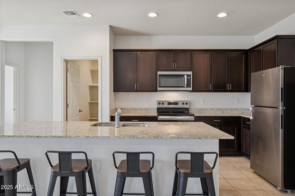 10833 W CHIPMAN Road, Tolleson, AZ 85353 — photo 4
