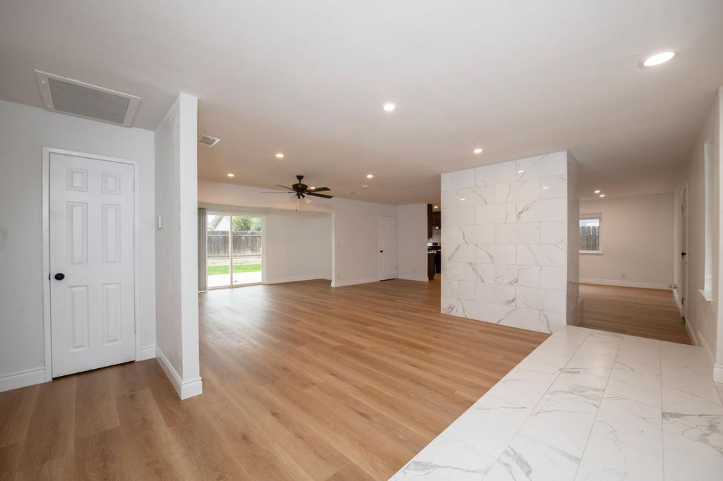 Image 9 of property listing at 5167 E Dwight Way, Fresno, CA 93727