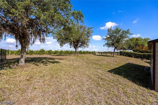 550 Caloosa Estates DR, Labelle, FL 33935