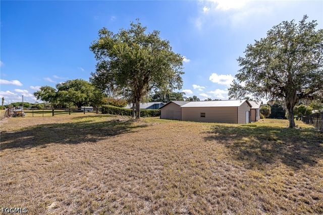 550 Caloosa Estates DR, Labelle, FL 33935