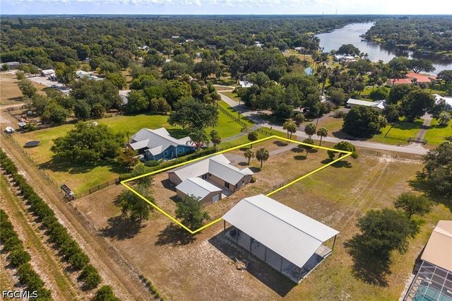 550 Caloosa Estates DR, Labelle, FL 33935