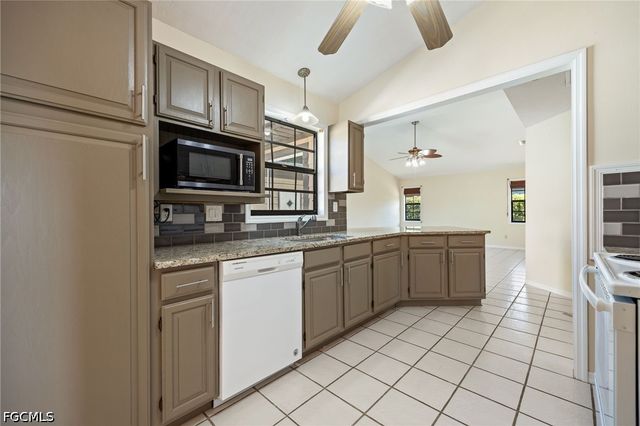 550 Caloosa Estates DR, Labelle, FL 33935