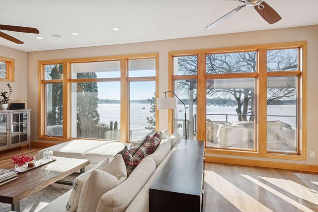 4743 Island View Drive, Mound, MN 55364