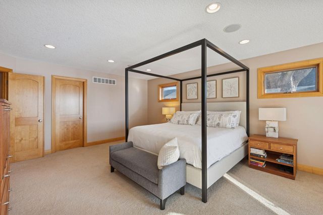 4743 Island View Drive, Mound, MN 55364