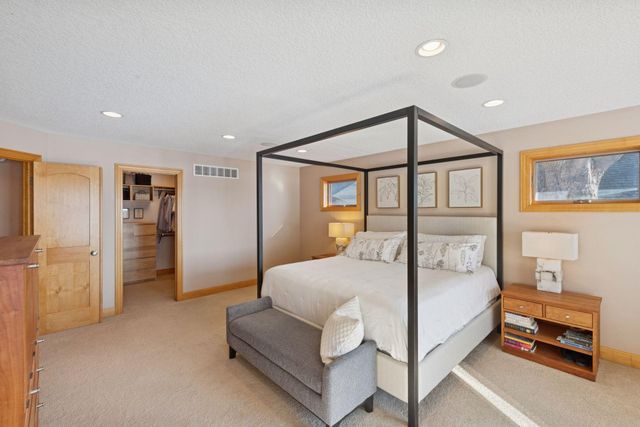 4743 Island View Drive, Mound, MN 55364