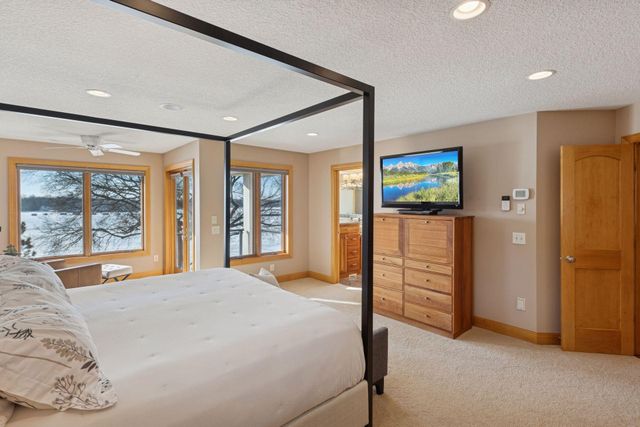 4743 Island View Drive, Mound, MN 55364